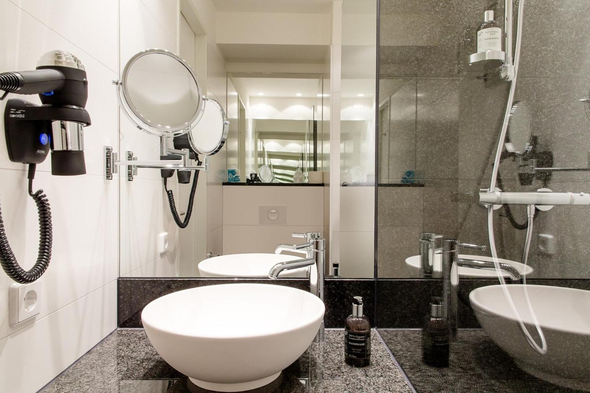 Motel One Amsterdam-Waterlooplein ภายนอก รูปภาพ