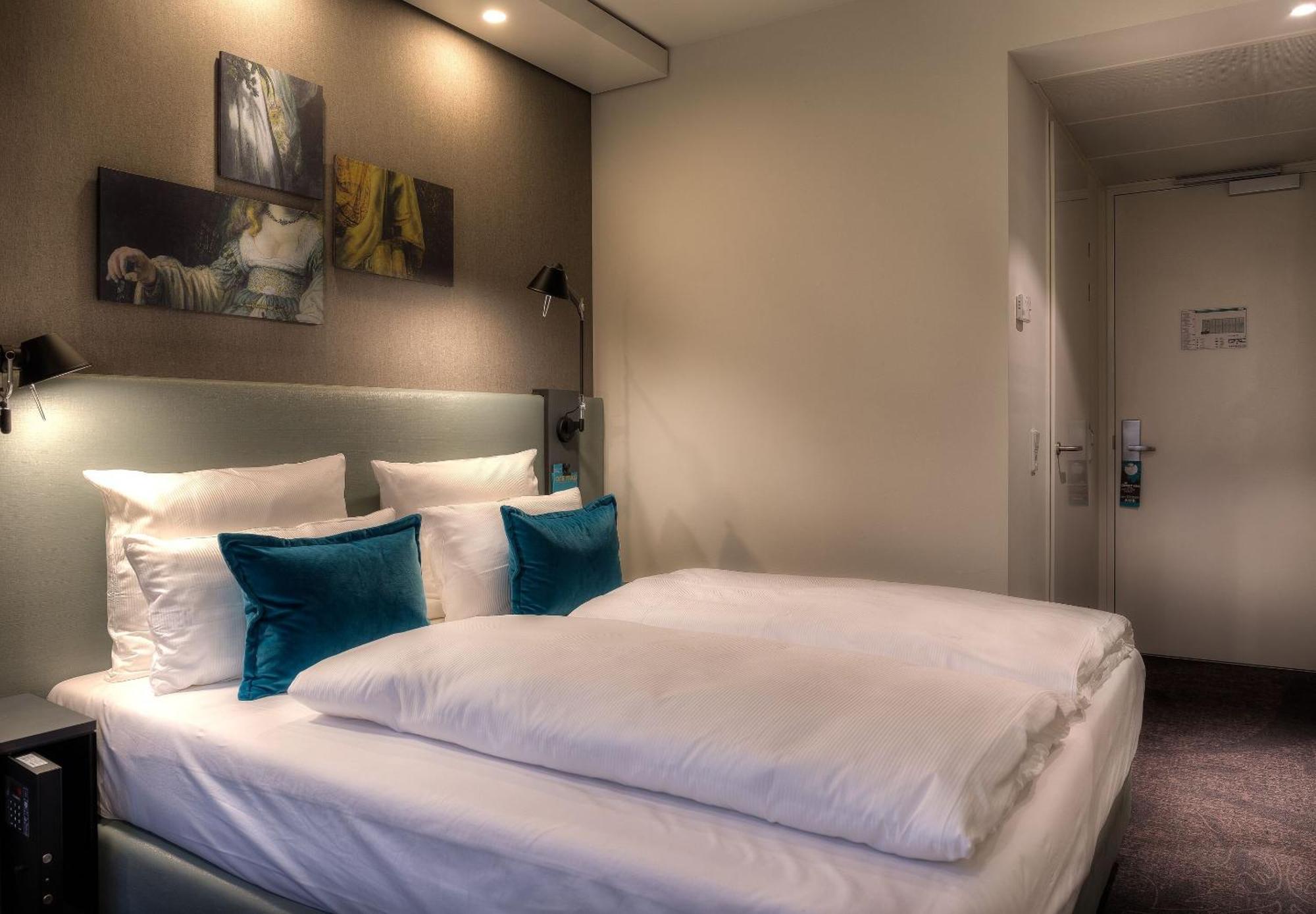 Motel One Amsterdam-Waterlooplein ภายนอก รูปภาพ